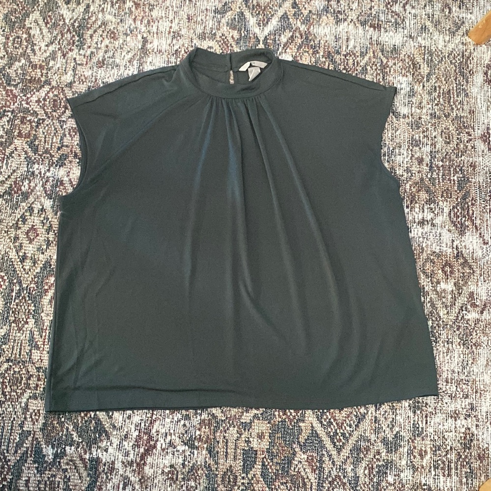 H&m emerald green blouse